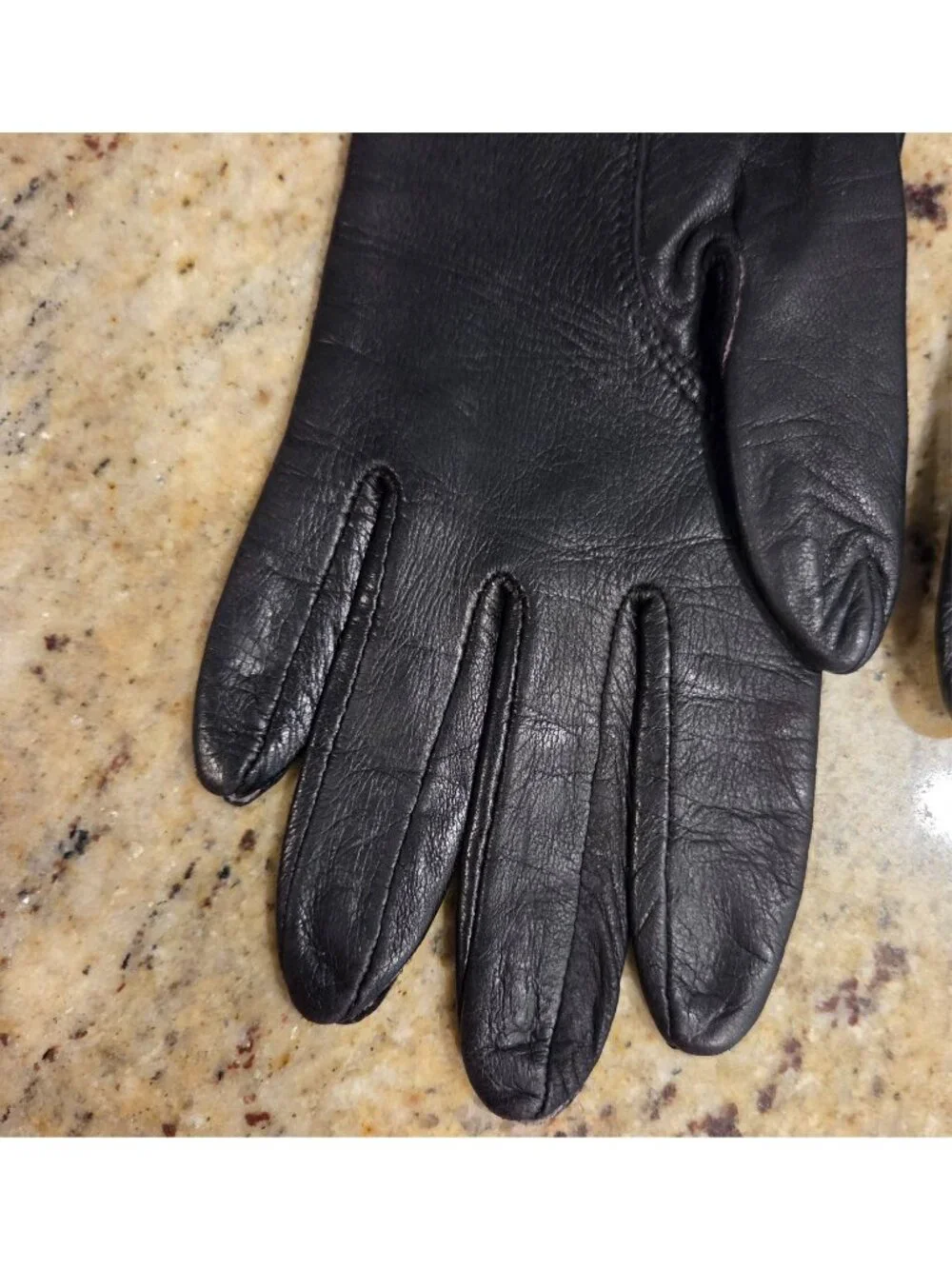 Vintage Womens Size 7 S/M Black Soft Leather Antron Lined Short Gloves